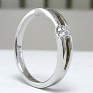 ダイヤモンド婚約指輪
