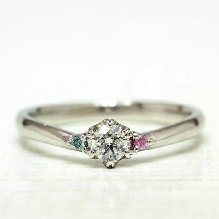 <h3>アレンジした婚約指輪 直方市より</h3>
ご来店頂きまして、お作りしました。