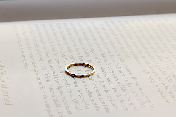 クララ・ライン (Clara Line) 上品なリング