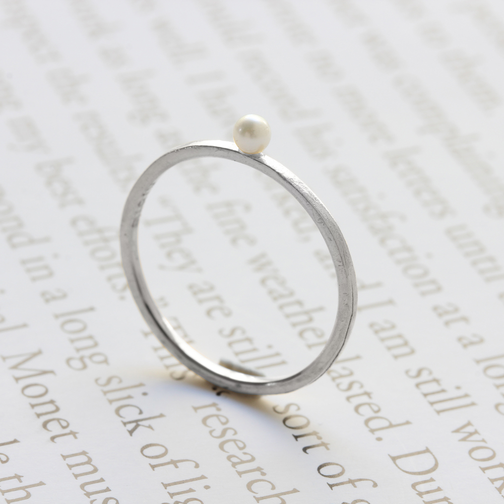 Pearl Lumiere パール・ルミエール 華奢な細身リング