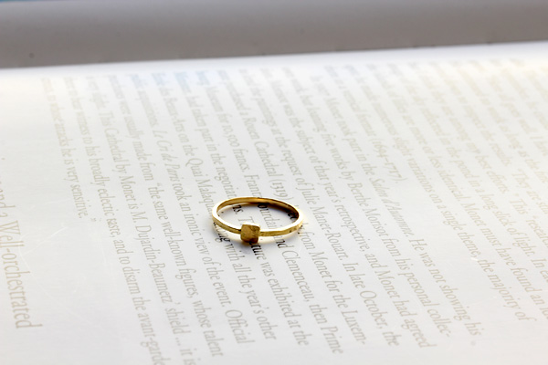 キュービック・ノスタルジア (Cubic Nostalgia) 細身リング